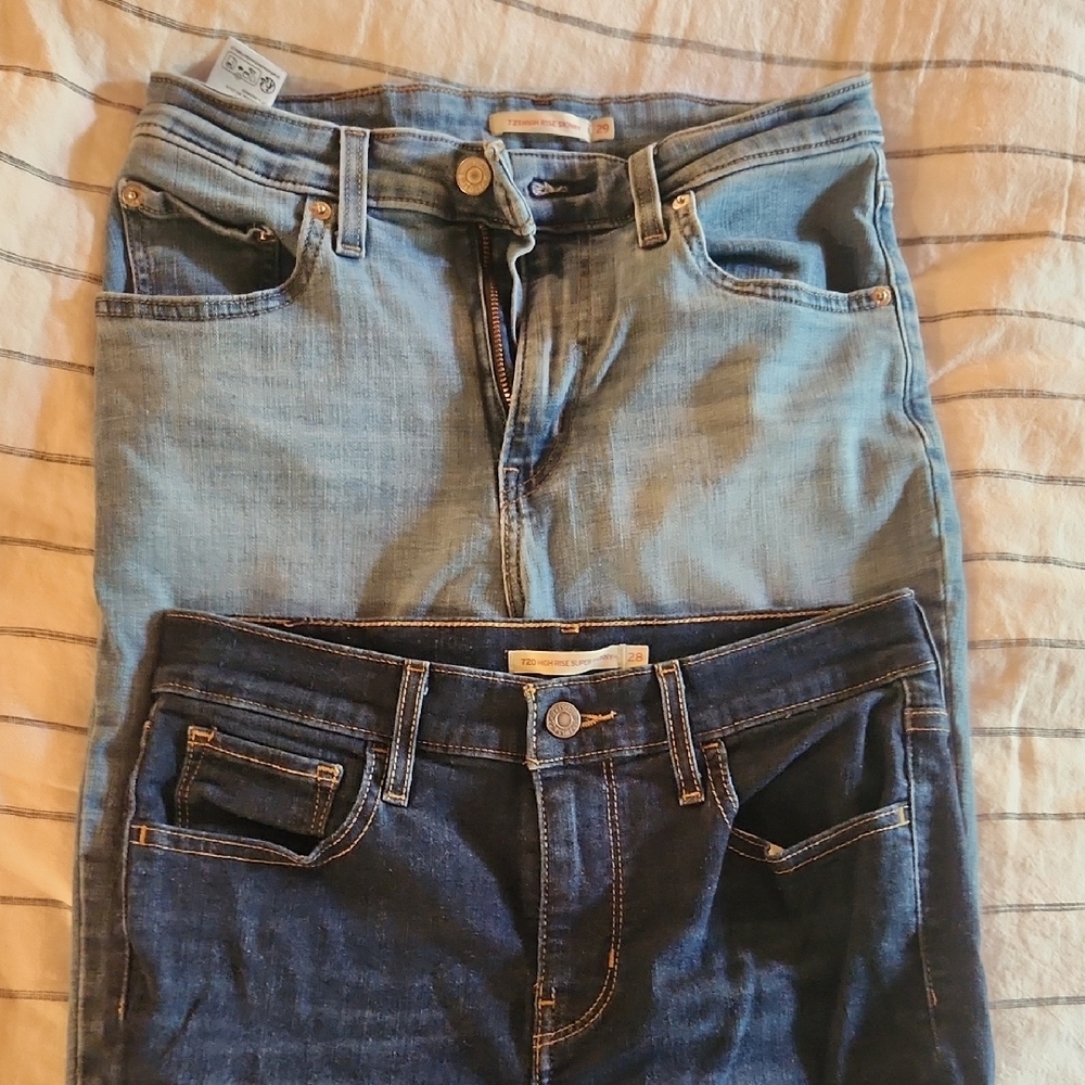 Levi's High Rise Light and Dark Blue Jeans